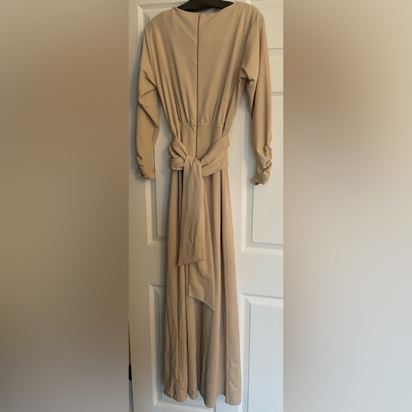 ASOS DESIGN linen ruched sleeve self tie belted maxi dress in stone - Picture 4 of 6